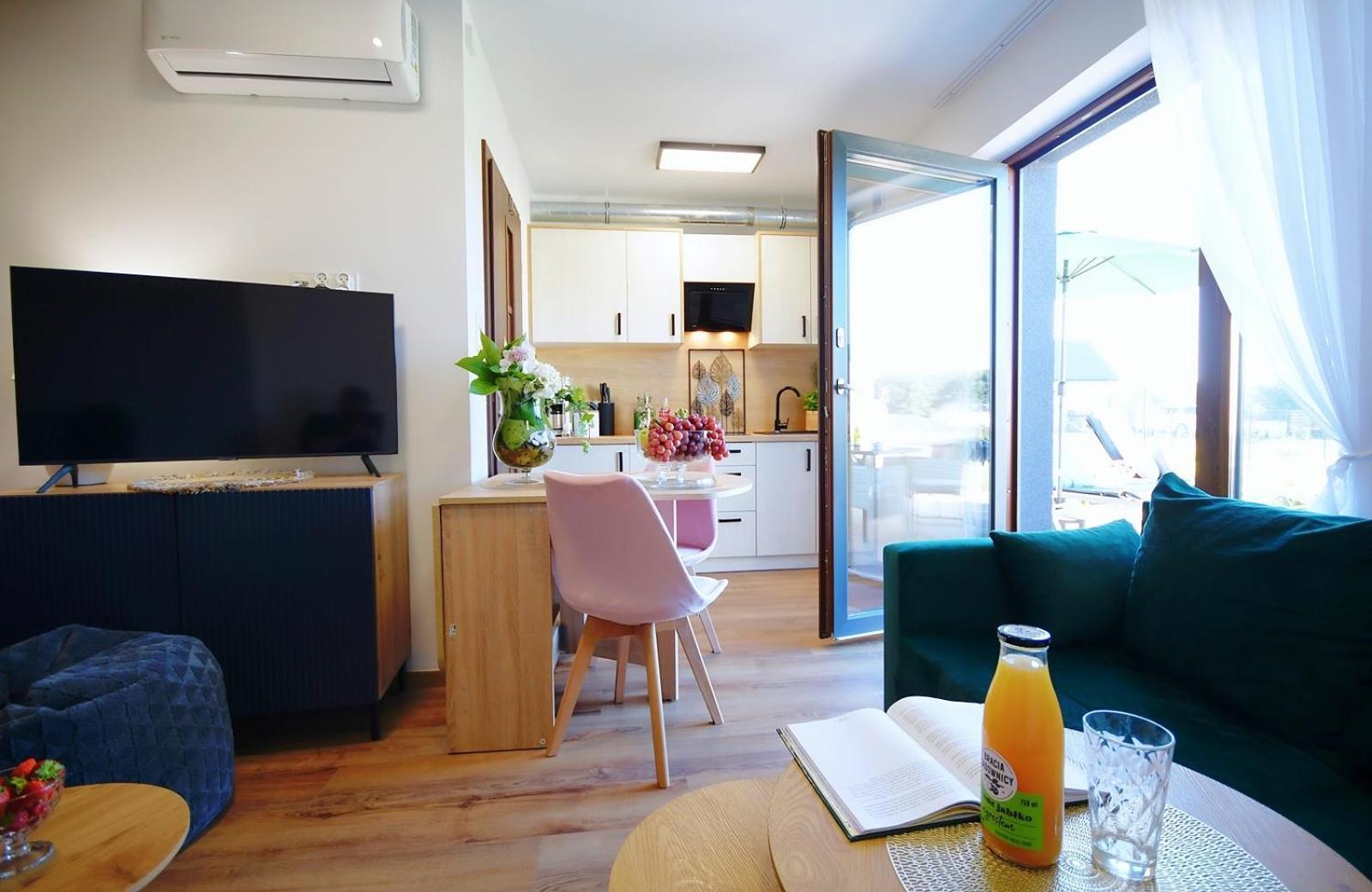Sunshine - 650 Metrow Od Plazy Apartment Mielenko